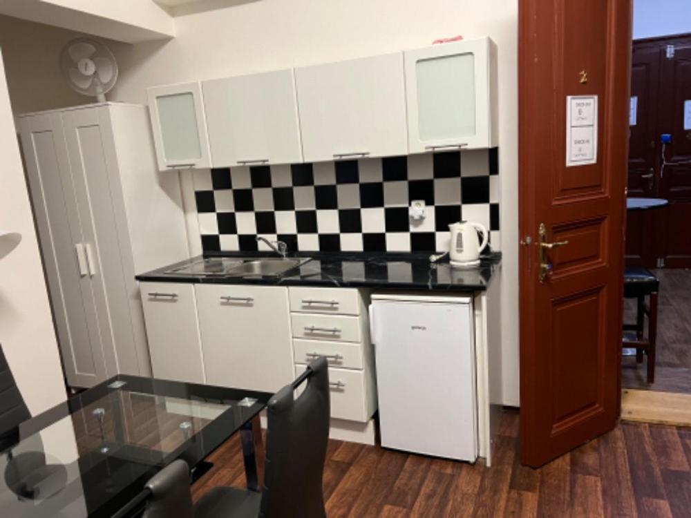 Apartment Moon Praag Buitenkant foto