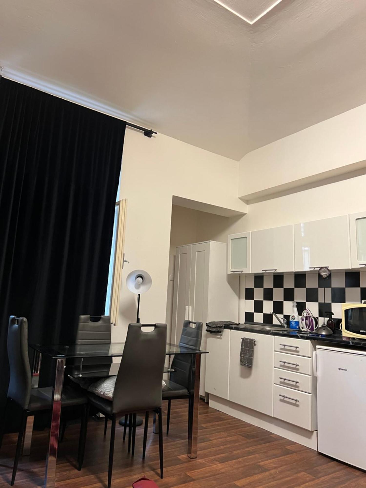 Apartment Moon Praag Buitenkant foto