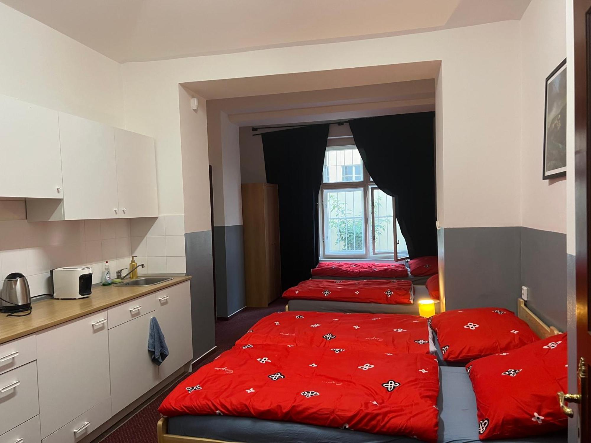 Apartment Moon Praag Buitenkant foto