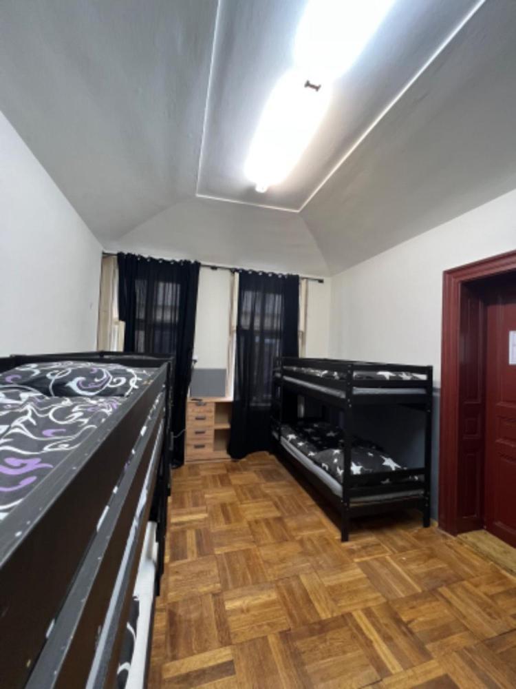 Apartment Moon Praag Buitenkant foto